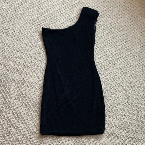 New asymmetric little black dress. - Picture 2 of 5